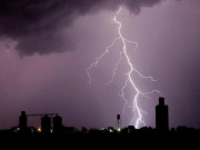 Sức khỏe - Người phụ nữ bị sét đánh tử vong khi đang nấu cơm