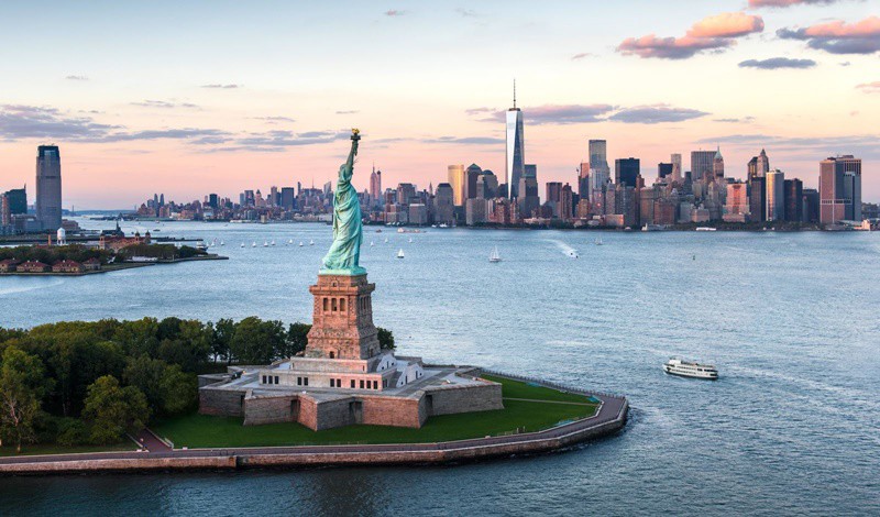 New York (Mỹ) - Thành phố nhộn nhịp New York là một trong những "thủ đô" tài chính và nghệ thuật lớn của thế giới. 
