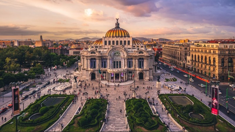 Mexico City (Mexico) - Thủ đô Mexico là một trong những thành phố đông dân nhất thế giới. Đồng thời, nơi đây cũng được mệnh danh là thành phố của sự sống động và những giá trị truyền thống đậm đà.
