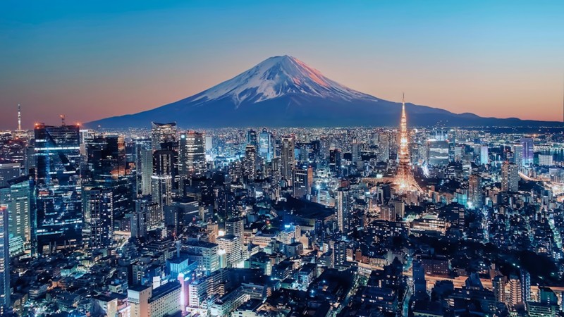 Tokyo (Nhật Bản) - Tokyo nổi tiếng với nền văn hóa sáng tạo từ nghệ thuật đến thời trang, ẩm thực và đổi mới thiết kế. Đây là một thành phố duy nhất của châu Á góp mặt trong top 10 nơi đáng sống do Time Out khảo sát. 
