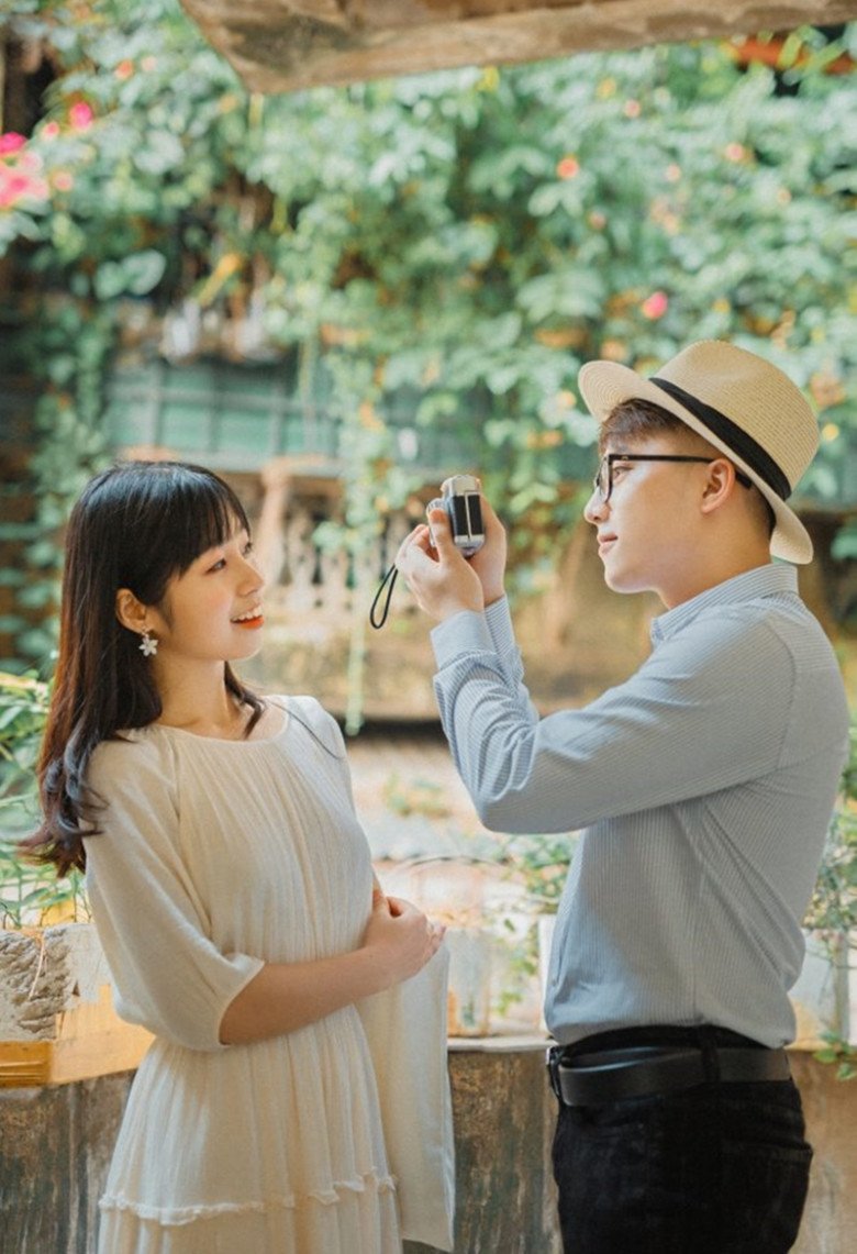 Quên “kissing” hay “follow me” đi, đây mới là 10 concept chụp ảnh đôi thú vị mà bạn nên thử  - 5