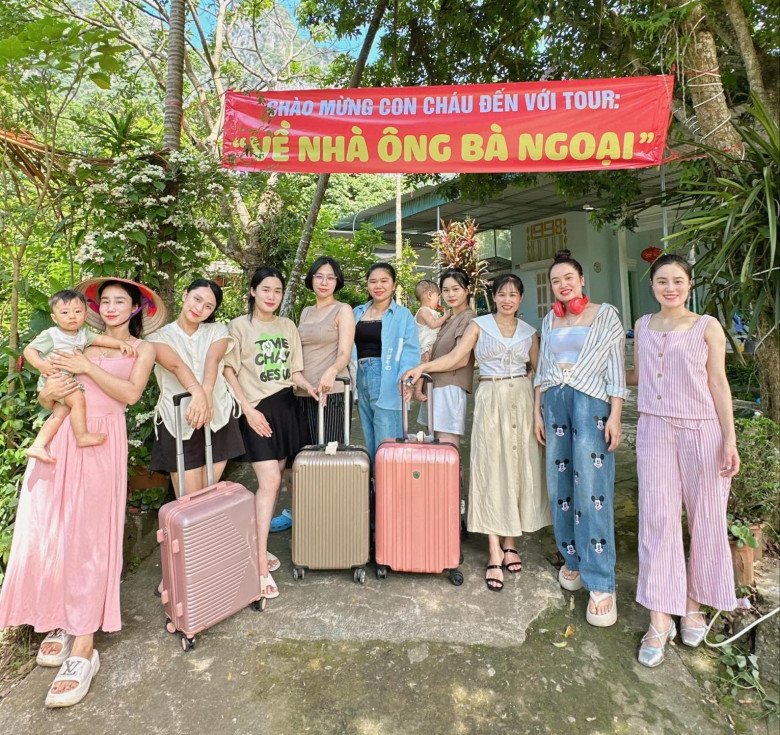 Cộng ᵭṑng mạng thích thú với Tour vḕ nhà ȏng bà ngoại của ᵭại gia ᵭình ở Hoà Bình (Ảnh: NVCC).