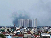 Tin tức - Tin tức 24h: Khói đen bốc cao hàng chục mét sau vụ nổ bình gas mini ở Hà Nội, chưa rõ thương vong