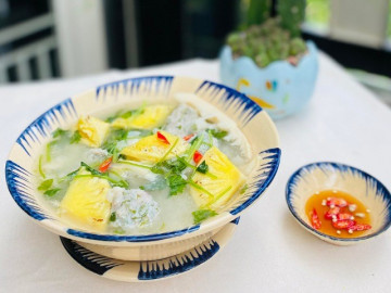 Cách nấu canh chả cá thác lác măng chua thơm ngon hấp dẫn cho ngày hè của 8X Sài Gòn