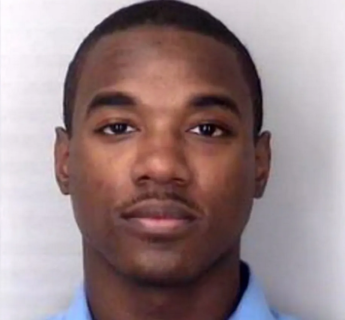 Robert Barnes. Ảnh: TCH