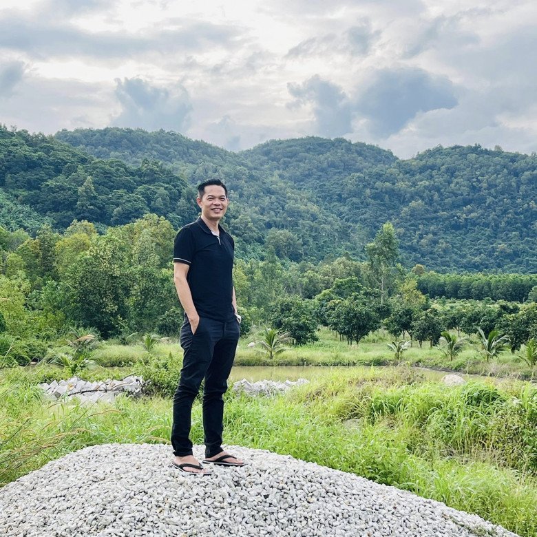 TS.BS Bùi Chí Thương có dáng người chuẩn, ᵭược nhiḕu người khen trẻ hơn so với tuổi. Ảnh: BSCC.