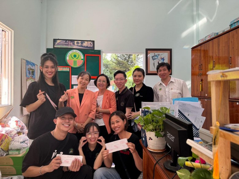 Mỗi khi gom đủ 50 triệu, nhóm trực tiếp đến phòng Công tác xã hội của các bệnh viện để đóng viện phí.