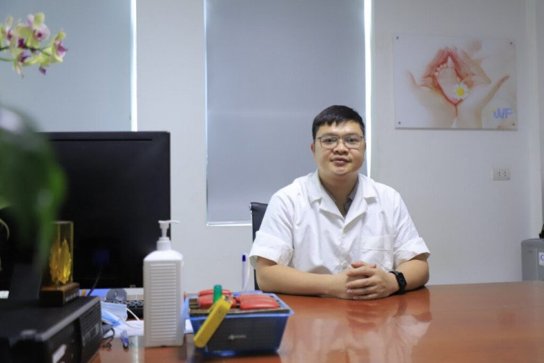 Bác sĩ Mạnh cho biết, quan hệ tình dục không an toàn sẽ khiến nguy cơ lây bệnh sẽ tăng theo cấp số nhân. 