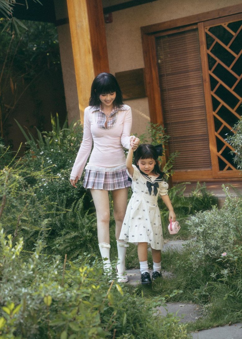 Ngọc trinh chuyển 300 triệu vào tài khoản của ubtw mặt trận tổ quốc khẳng định không còn đếm tuổi bằng ồn ào - 9