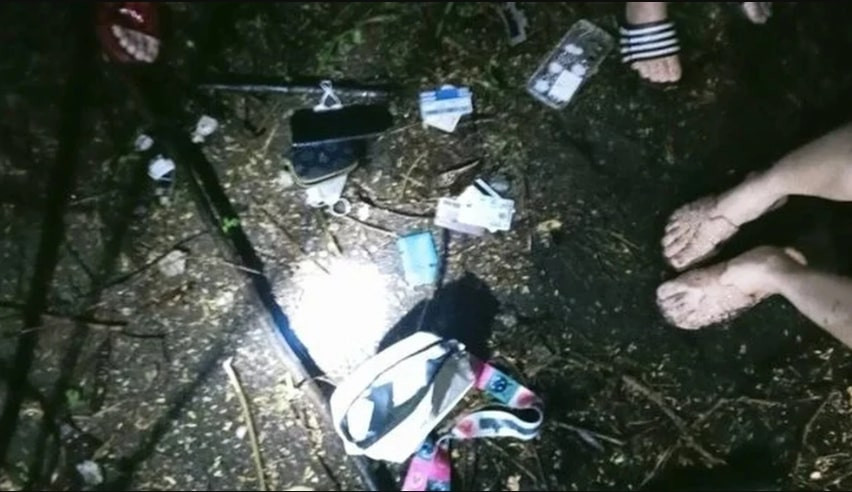 Cảnh sát phát hiện cô ở toà nhà bỏ hoang trong rừng. Ảnh: Mustsharenews