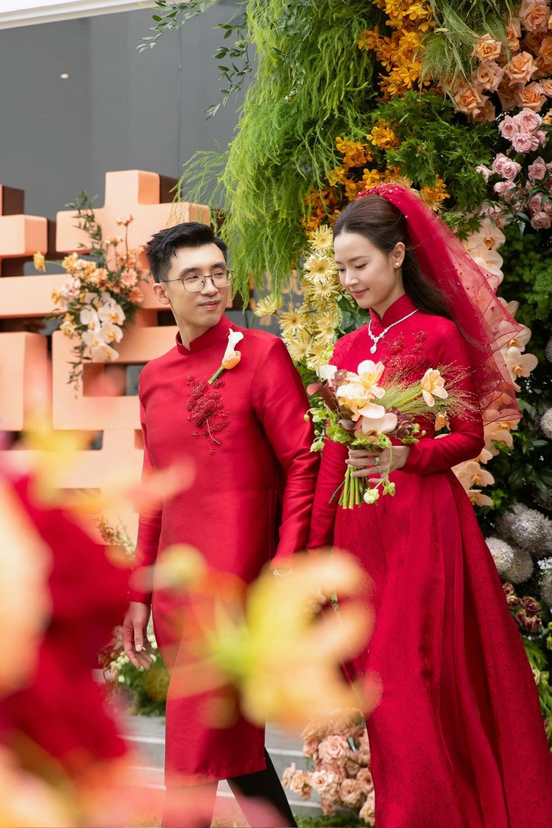 Midu và Minh Đạt tổ chức đám hỏi.