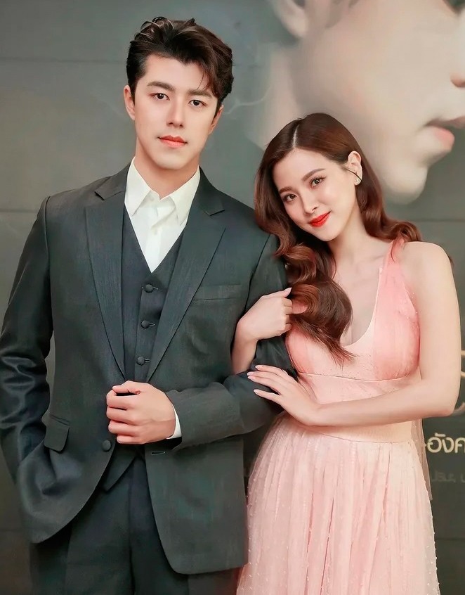 Cặp đôi đẹp nhất làng giải trí Thái Lan vướng tin đồn tan vỡ.