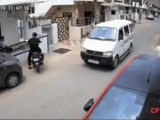 Clip Eva - Clip: Khoảnh khắc hai học sinh bất ngờ rơi khỏi xe đưa đón