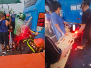 Tin tức - Video giải cứu người đi xe máy mắc kẹt dưới gầm ô tô sau tai nạn