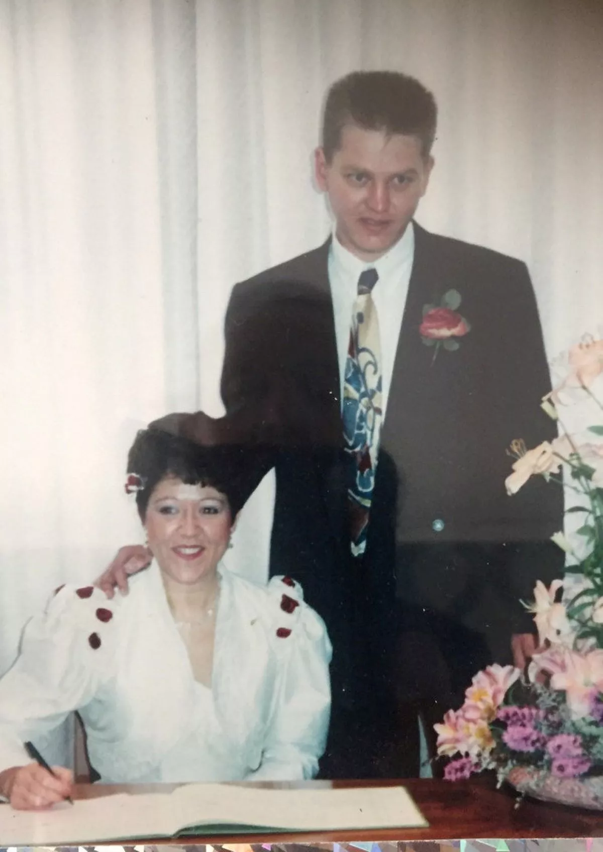 Bà Jayne Huddleston cùng chồng khi mới kết hôn.