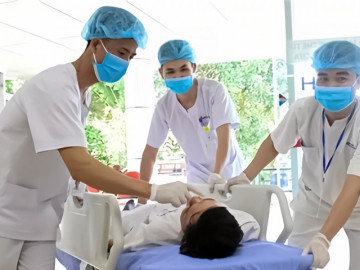 Người đàn ông đi cấp cứu vì đau bụng suốt 7 ngày sau bữa cơm cá