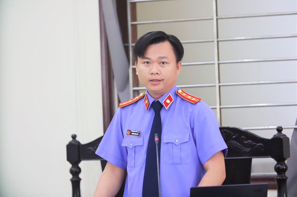 Đại diện VKS đề nghị bị cáo Phương phải chịu mức án tù chung thân. Ảnh: HD