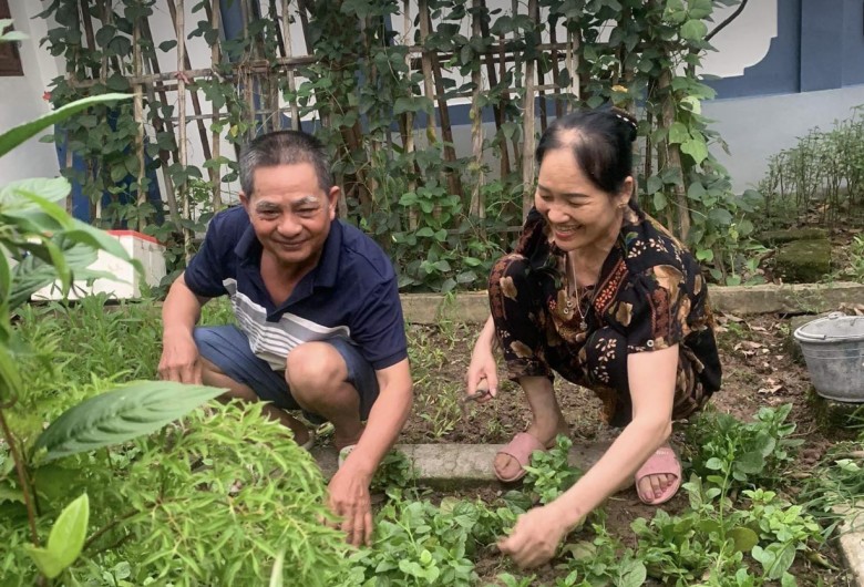 38 năm nên duyên vợ chồng, ông Vân amp;#34;điếcamp;#34; vẫn cặm cụi đi làm, chưa một lần la mắng vợ vì 2 chữ amp;#34;gia đìnhamp;#34; - 4