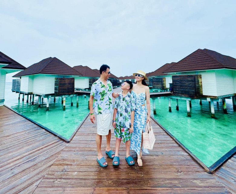 Sao Việt 24h: Minh Hằng loay hoay mở quà sinh nhật của chồng đại gia, há hốc mồm khi thấy hộp vàng nguyên khối - 9