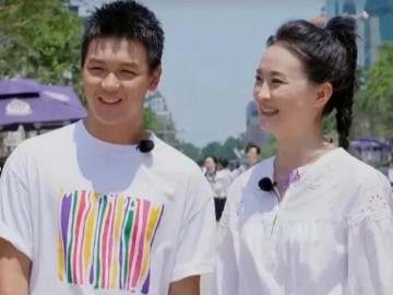 Con trai mỹ nhân Hoàn Châu Cách Cách dậy thì cao ráo đẹp trai, được tuyển thẳng top trường đại học tốt nhất thế giới