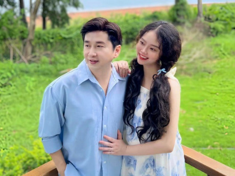 Ca sĩ Bảo Anh mang thai 7 tháng: Xúc động tâm sự của chồng hơn 1 giáp, thực hư từng ly dị