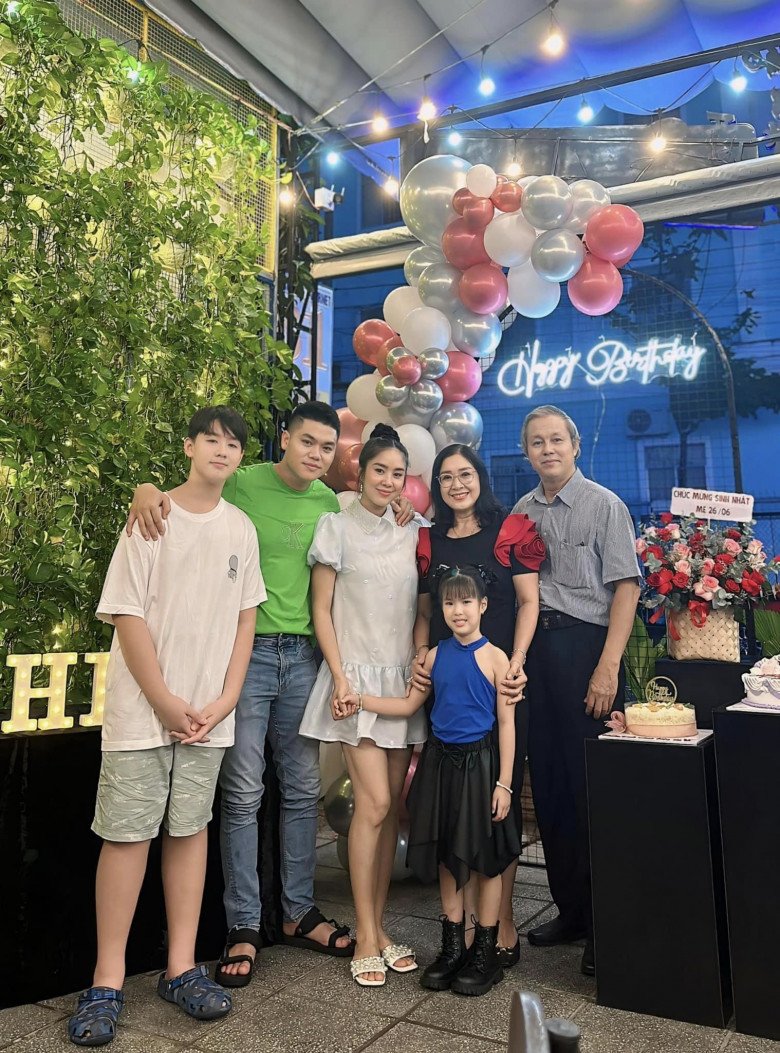 Sao Việt 24h: Lisa nhà Hồ Ngọc Hà rủ em trai tặng đồ chơi cho các bạn khó khăn, Leon nói amp;#34;Khôngamp;#34; rất dứt khoát - 7