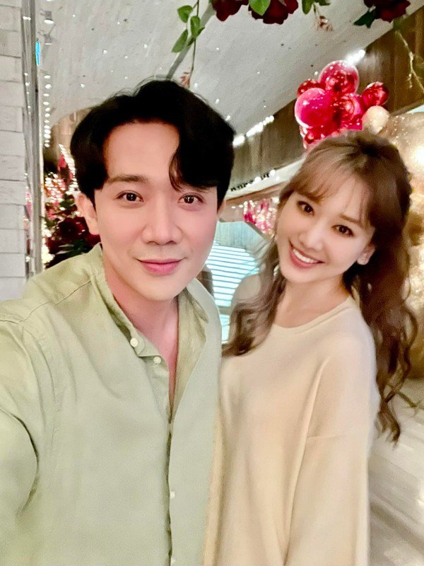 Sau nhiều năm hoạt động nghệ thuật chăm chỉ, MC Trấn Thành tích luỹ được khối tài sản đồ sộ. Đầu năm 2021, vợ chồng Trấn Thành - Hari Won đã chuyển về căn hộ cao cấp giữa trung tâm TP.HCM.