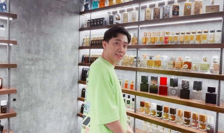 Ấn tượng nhất là góc đặc biệt để trưng bày bộ sưu tập nước hoa đắt tiền của Trấn Thành. Nguồn ảnh: FBNV, Instagram