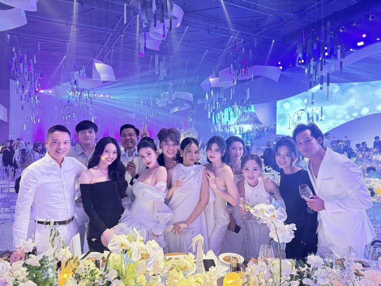 Dàn sao Vbiz hội tụ tại đám cưới của cặp đôi.