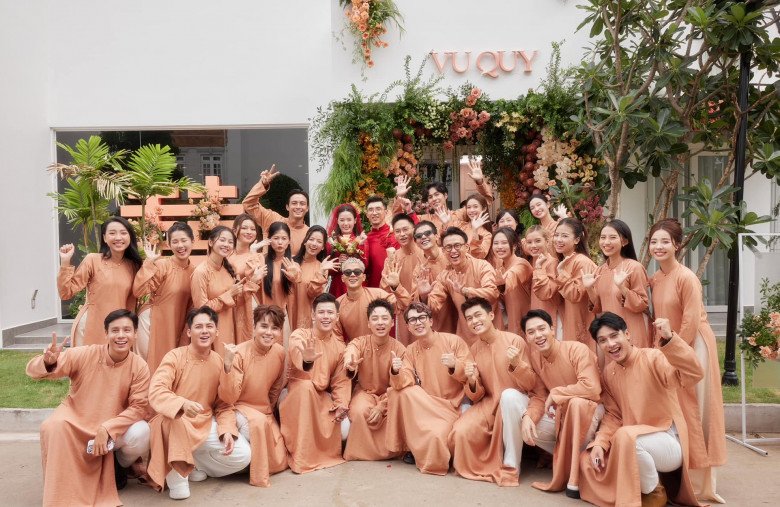 Trước đó, nữ diễn viên chi hơn 300 triệu đồng để đặt may áo dài cho đám hỏi.