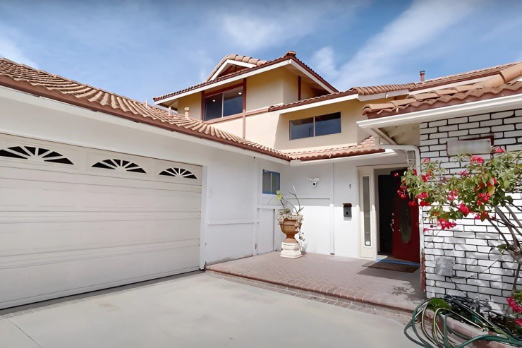 Vì ngôi nhà này được xây dựng 40 năm về trước, nên Thúy Nga phải cải tạo một số hạng mục.