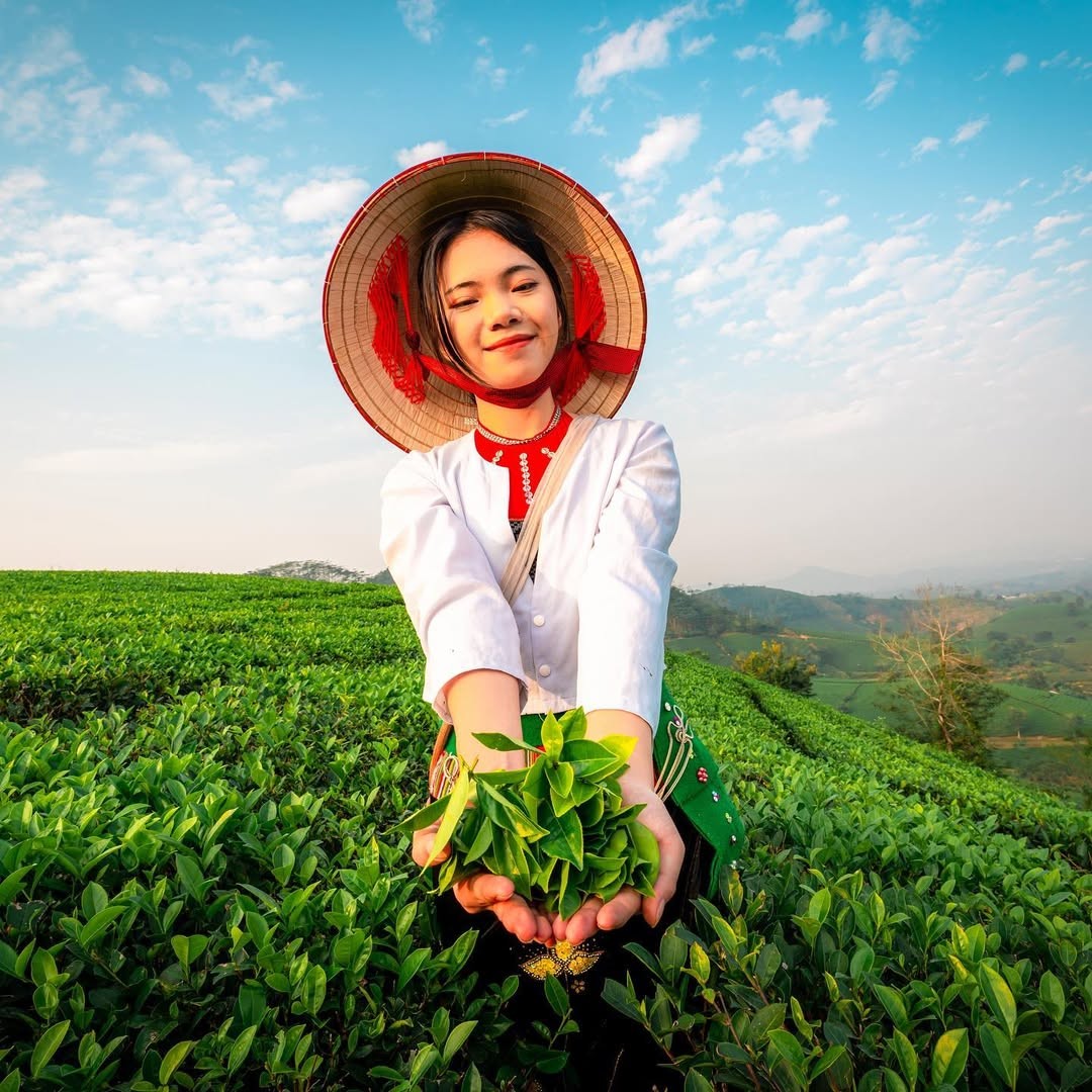 Nghỉ lễ Giỗ tổ Hùng Vương: Sáng mặc Việt phục đến đền Hùng, tối cắm trại dưới trời sao - 13