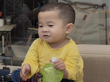 Điều ít biết về 'giáo sư nhí' nổi tiếng mạng xã hội