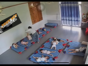 Tin tức - Kinh hoàng clip giáo viên xách ngược chân trẻ 20 tháng tuổi, đánh đập dã man
