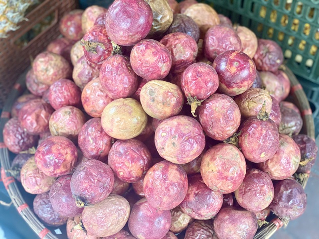 Giá chanh leo đang bán trên thị trường dao động từ 45.000 - 60.000 đồng/kg (tùy loại).