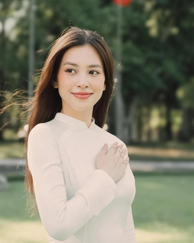 amp;#34;To do listamp;#34; của Gen Z trước thềm 30/4: Check-in bảng hiệu LED, uống cà phê có cờ Việt Nam - 11