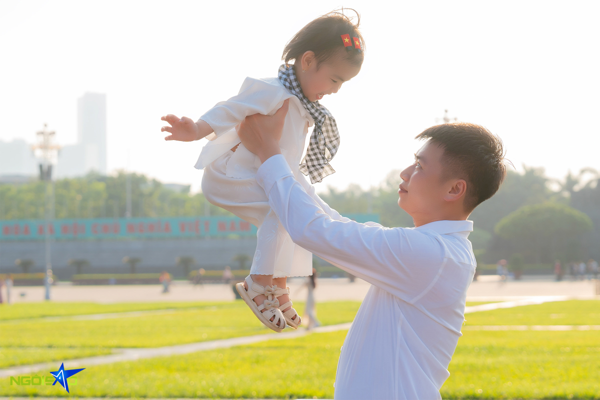 Đông nghịt amp;#39;nàng thơamp;#39; áo dài check-in ở quảng trường Ba Đình - 5