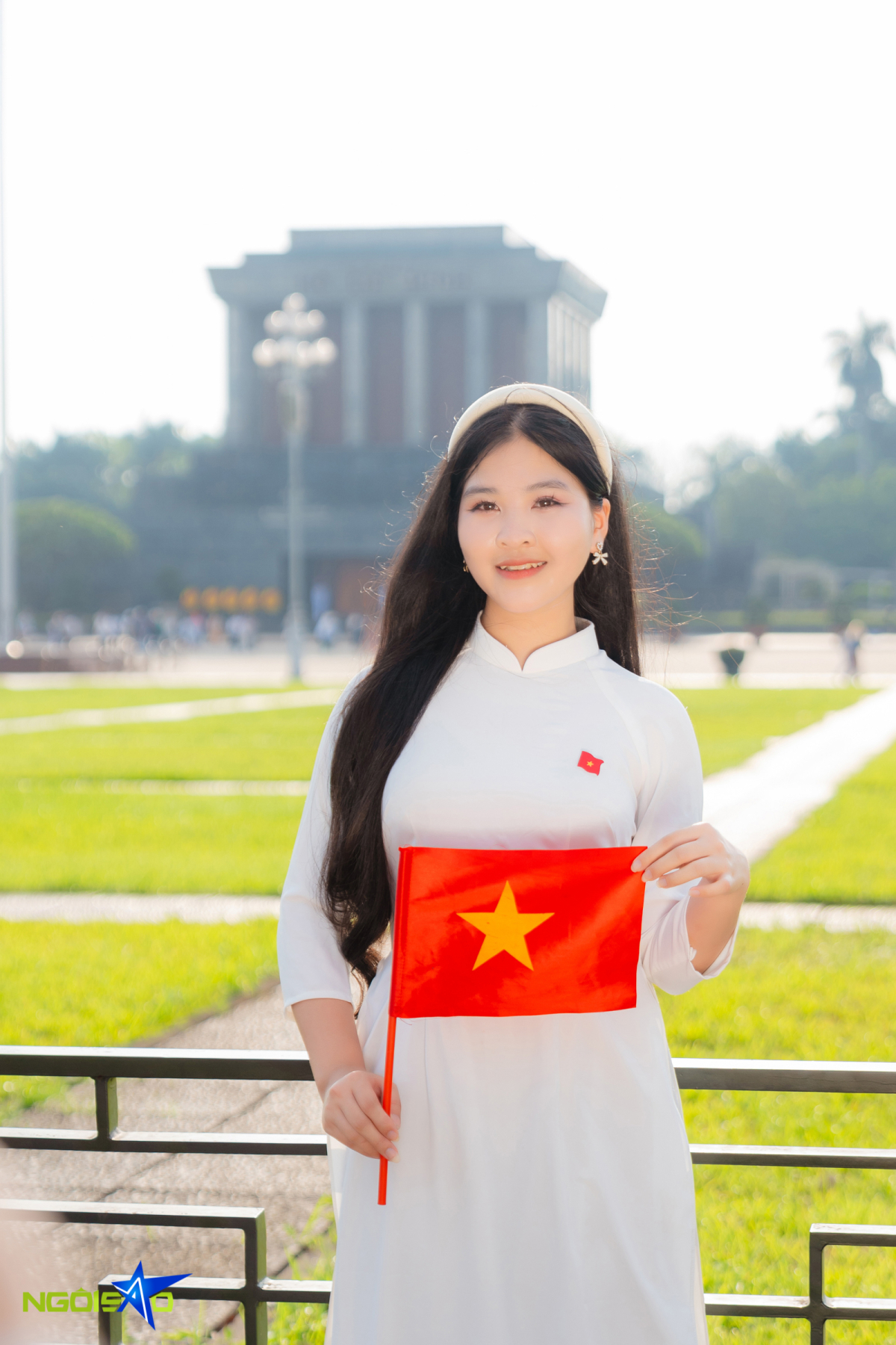 Đông nghịt amp;#39;nàng thơamp;#39; áo dài check-in ở quảng trường Ba Đình - 7