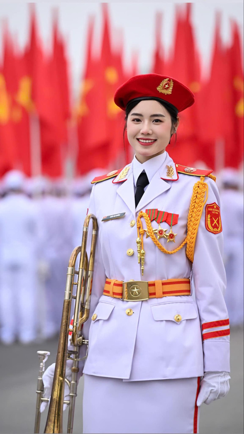 Nữ chiến sĩ Quân nhạc quê Bắc Giang đang gây sốt trong khối diễu binh 30/4 là ai? - 1