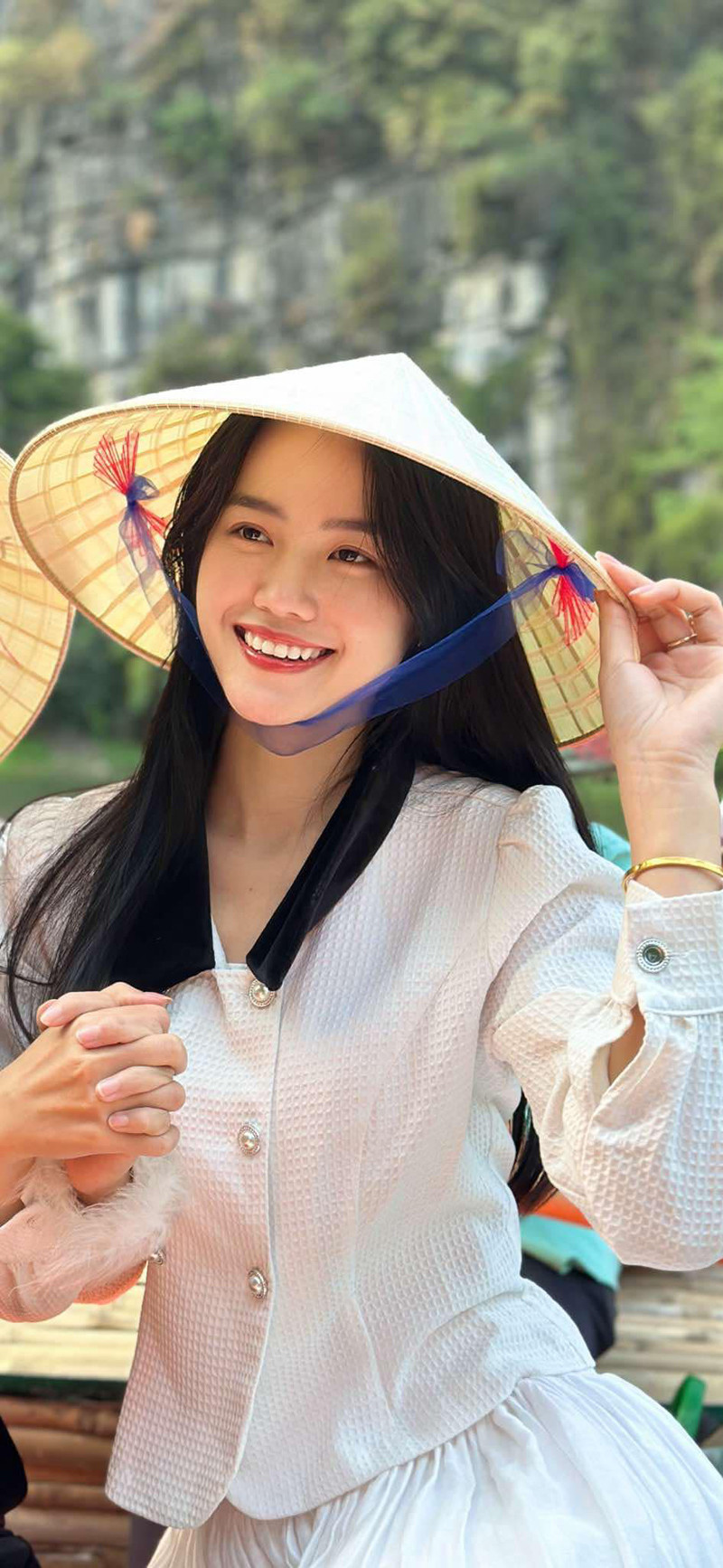 “Sinh nhật của tôi vào tháng 4. Hai năm qua, tôi may mắn được đón sinh nhật ở hai dịp lễ lớn và được các đồng đội tổ chức sinh nhật cho. Đó là kỷ niệm đáng nhớ của tôi khi thực hiện nhiệm vụ diễu binh”, nữ Trung úy nói.