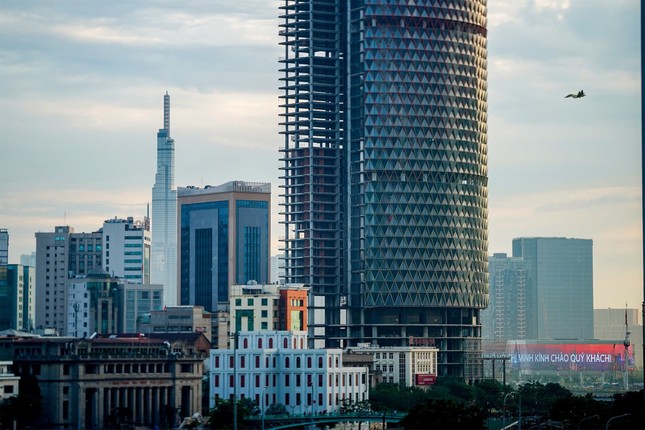 Tổng duyệt diễu binh, diễu hành 50 năm ngày thống nhất non sông: Tiêm kích Su-30MK2 thả bẫy nhiệt khi tiến vào TPHCM - 43