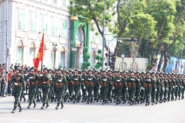 
Khối nữ sĩ quan thông tin.