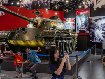 Xe tăng bảo vật quốc gia 843 hút khách check in dịp 30/4