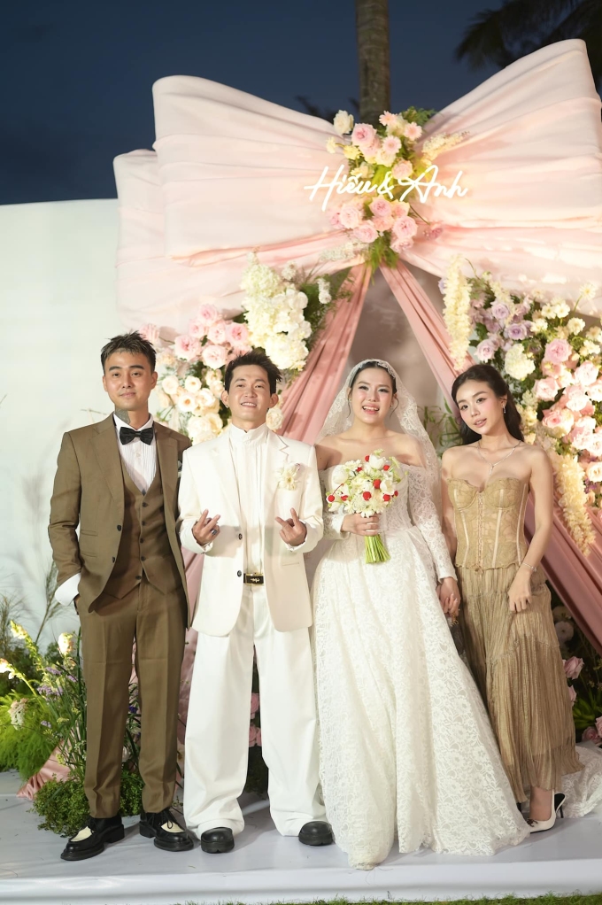 Đạt G và Cindy Lư trong đám cưới của Pjnboys hôm 18/2.