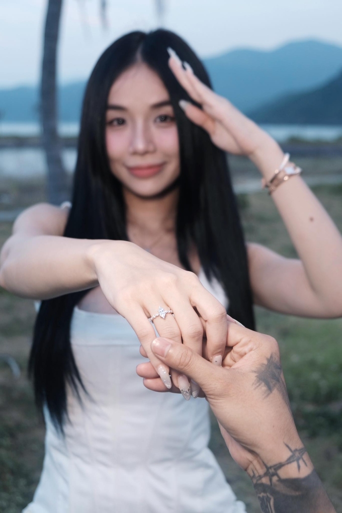 Đạt G khoe ảnh cầu hôn Cindy Lư.