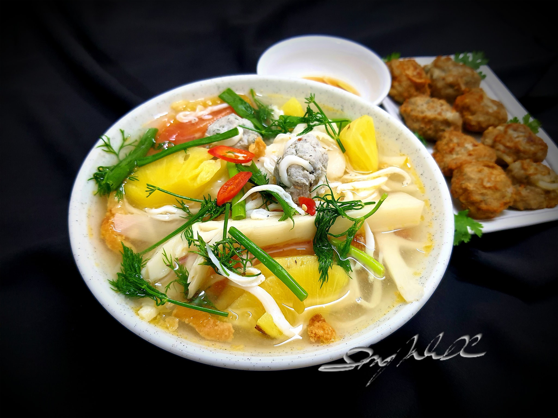 Món canh chua cá ngần thích hợp ăn giải nhiệt vào mùa hè. Ảnh: Song Anh DC