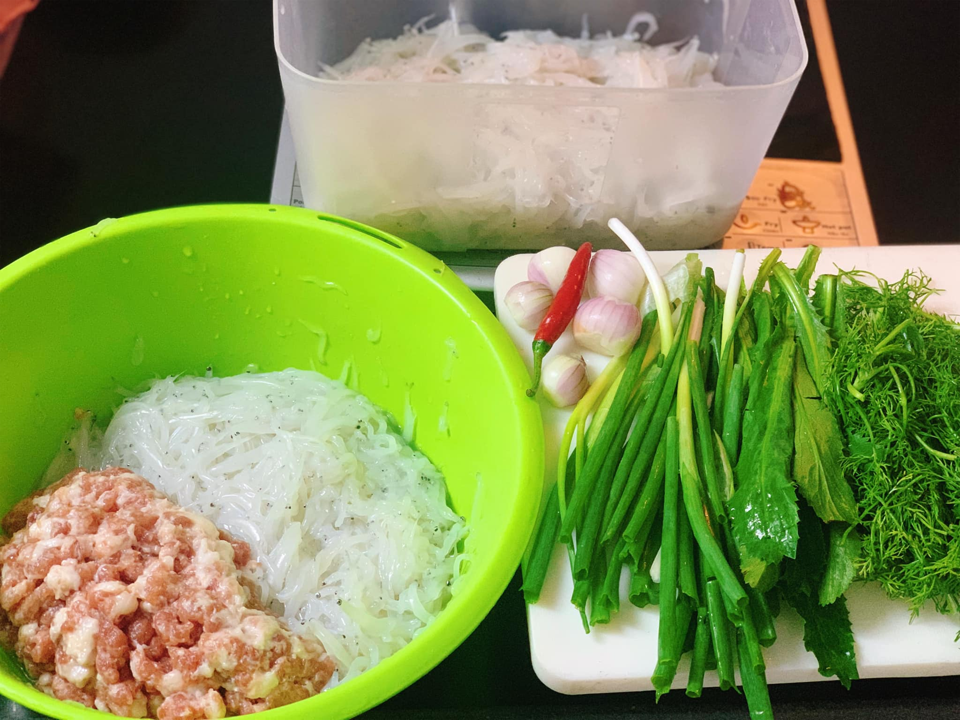 Cá ngần dễ chế biến, ăn được cả con. Ảnh: Trần Hiền