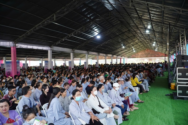 Ghi nhận sáng đầu tiên khai mở chiêm bái Xá lợi Đức Phật tại chùa Thanh Tâm - 12