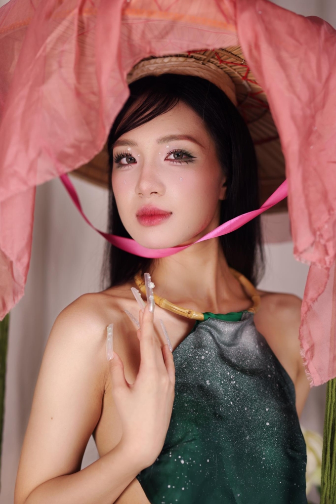Để làm cùng lúc nhiều công việc, Thanh Giang chú trọng việc tập thể thao với các môn như cầu lông, múa...