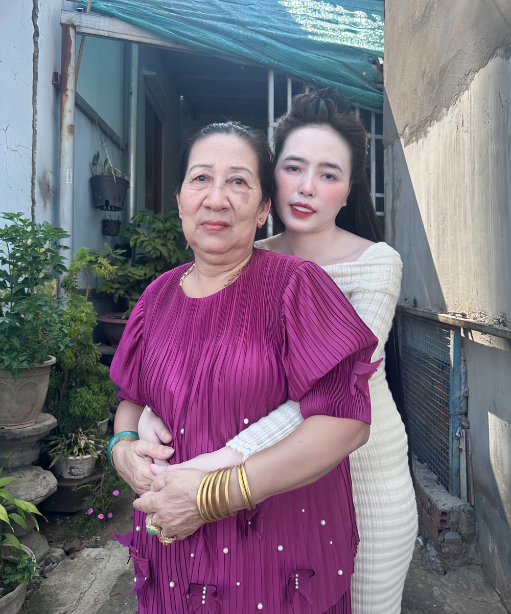 Huỳnh Lê và mẹ chồng cũ 